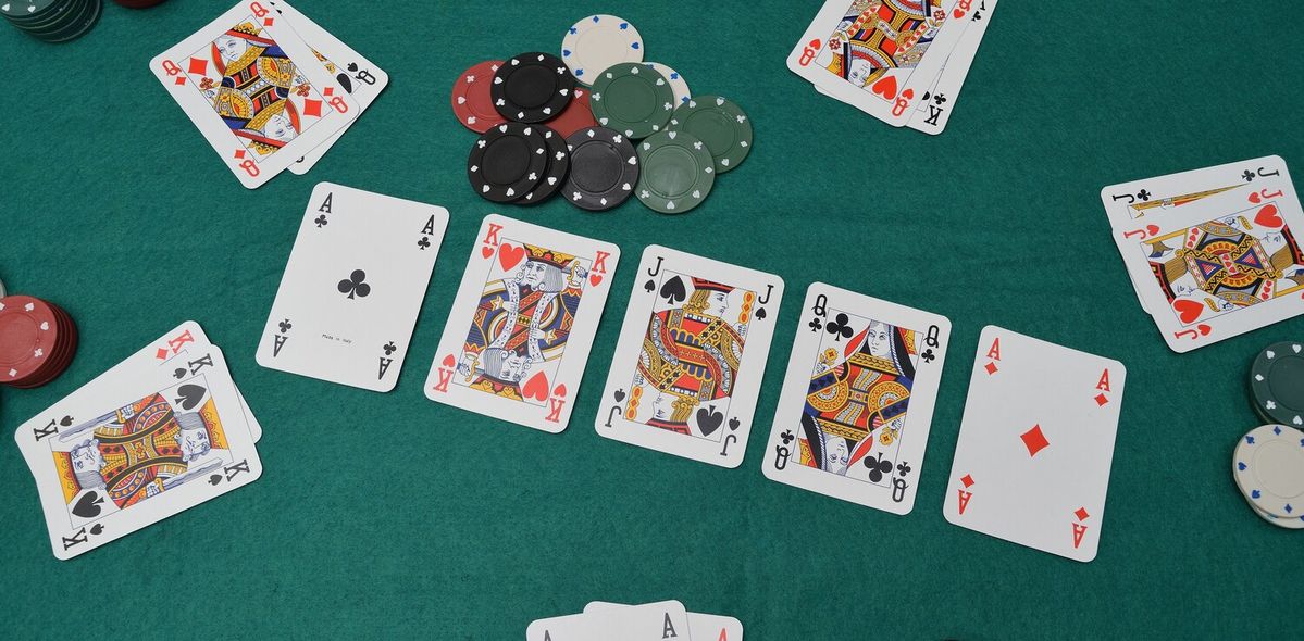 Branded Slots کیسینو میں پوکر گیمز